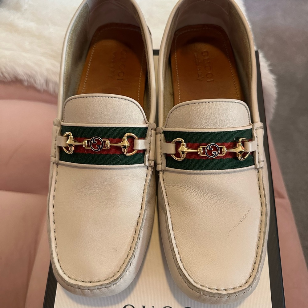 Gucci Men's Beige Loafers with Red and Green Stripes